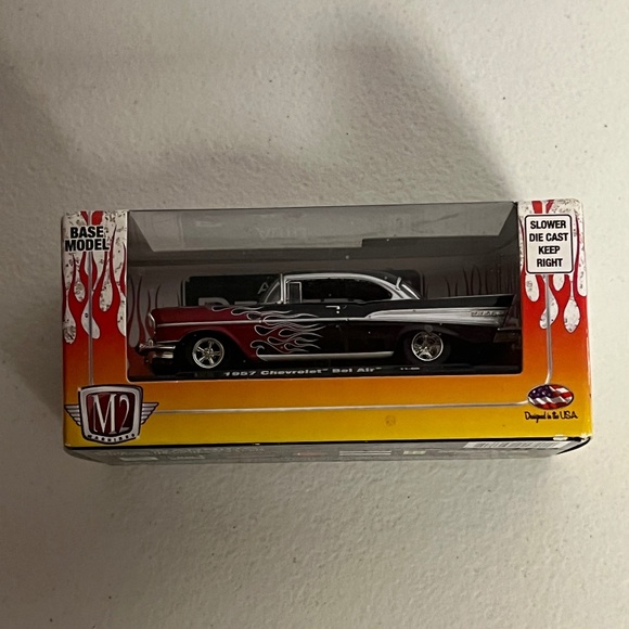 M2 Machines Auto Drivers 1957 Chevrolet Bel Air 11-08 Diecast Car Castline - Picture 8 of 9